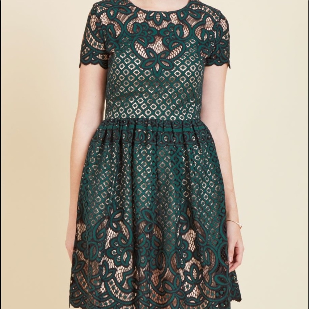 NWT Eliza J Luxuriant Green Black Lace Fit & Flare Holiday Dress 12